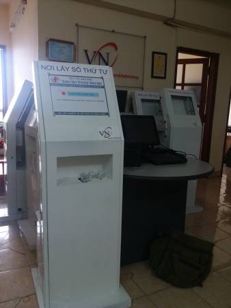 VNC hoàn thiện sản xuất máy in số thứ tự dạng kiosk tại TTYT huyện Tràng Định - Lạng Sơn