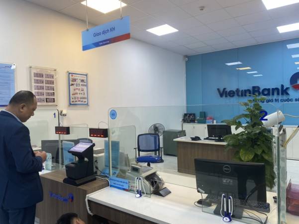 VNC hoàn thiện sản xuất, lắp đặt hệ thống xếp hàng tự động PGD Trần Nguyên Hãn CN Viettinbank Lê Chân - Hải Phòng