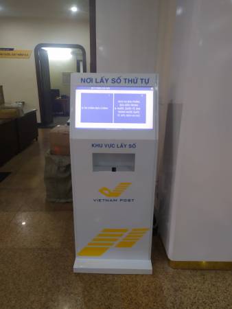 VNC QMS SOFT hoàn thiện sản xuất, lắp đặt hệ thống xếp hàng tự động tại bưu điện trung tâm TP - Hà Nội