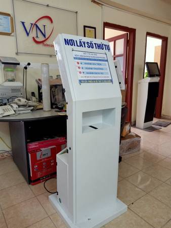 VNC hoàn thiện sản xuất kiosk lấy số thứ tự cảm ứng mặt Mica cho BVĐK huyện Đan Phượng - Hà Nội