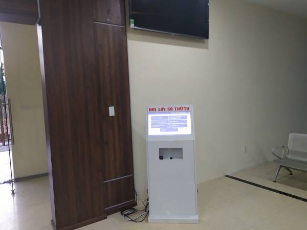 VNC hoàn thiện sản xuất, cung cấp lắp đặt hệ thống xếp hàng tự động cho ubnd huyện Văn Bàn - Lào Cai