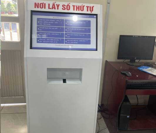 VNC hoàn thiện nâng cấp hệ thống xếp hàng tự động, Kiosk lấy số thứ tự cho 14 quầy thuộc bộ phận một cửa UBND tx Vĩnh An, H Vĩnh Cửu, T Đồng Nai