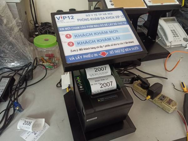 VNC hoàn thiện sản xuất máy in số thứ tự để bàn ký hiệu VNCPR1 cho phòng khám đa khoa VIP 12