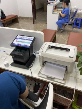 VNC QMS hoàn thiện sản xuất lắp đặt hệ thống xếp hàng tự động tại phòng khám y học cổ truyền Tuệ Đăng - Hà Nội