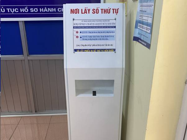 VNC QMS hoàn thiện sản xuất lắp đặt hệ thống xếp hàng tự động cho bộ phận 1 cửa UBND phường Nghĩa Đô - Hà Nội