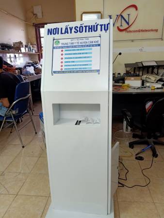 VNC hoàn thiện sản xuất máy in số thứ tự dạng kiosk ký hiệu vnc pr3 cho trung tâm y tế huyện Cẩm Khê - Phú Thọ