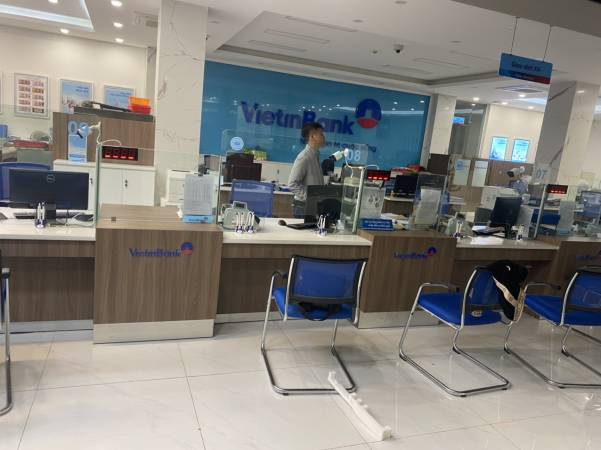 VNC hoàn thiện sản xuất, lắp đặt hệ thống xếp hàng tự động PGD Hai Bà Trưng CN Viettinbank Lê Chân - Hải Phòng