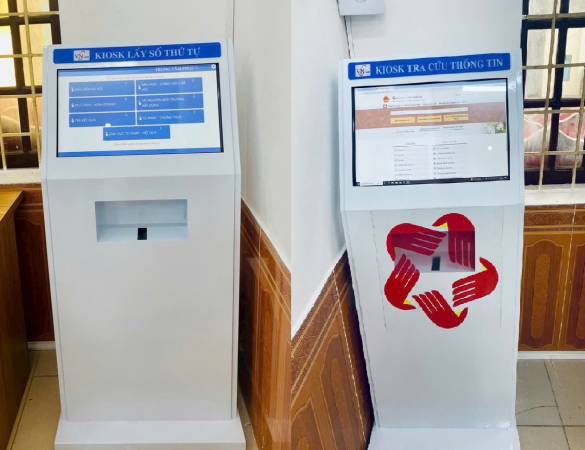 VNC hoàn thiện sản xuất, lắp đặt hệ thống xếp hàng tự động, kiosk tra cứu thông tin tại bộ phận một cửa xã Bình Tuyển - tỉnh Phú Thọ