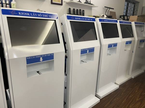 VNC sản xuất cung cấp máy in số thứ tự dạng Kiosk cho BV Dịch Tễ TW