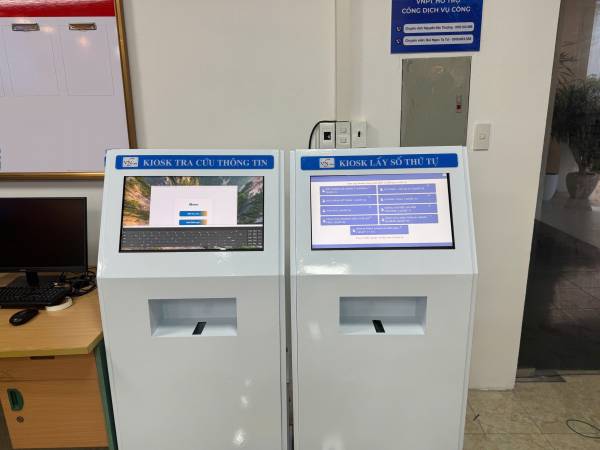 VNC QMS hoàn thiện sản xuất, cung cấp hệ thống xếp hàng tự động, Kiosk tra cứu thông tin, hệ thống đánh giá mức độ hài lòng tin tại UBND p. Chợ Quán - TP Hồ Chí Minh