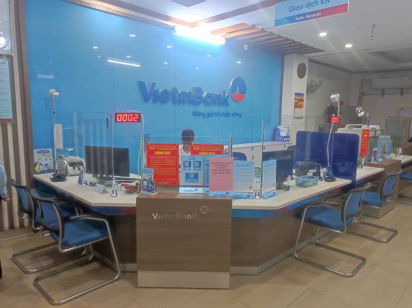 VNC QMS hoàn thiện sản xuất, cung cấp lắp đặt hệ thống xếp hàng tự động tại PGD số 1 - CN Vietinbank Đô Thành